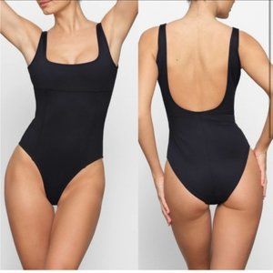 SKIMS SCULPTING SWIM TANK SWIMSUIT IN Black /onyx Sz Medium